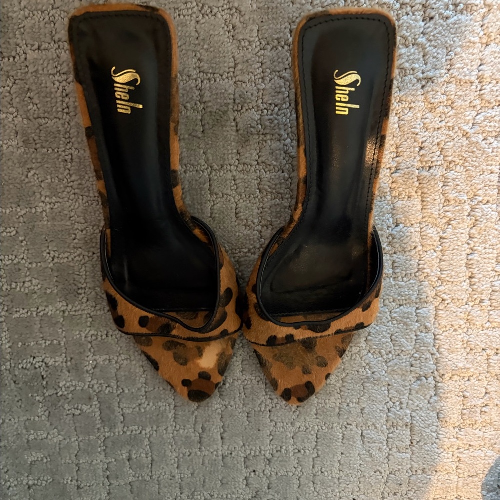 Toes out Heels